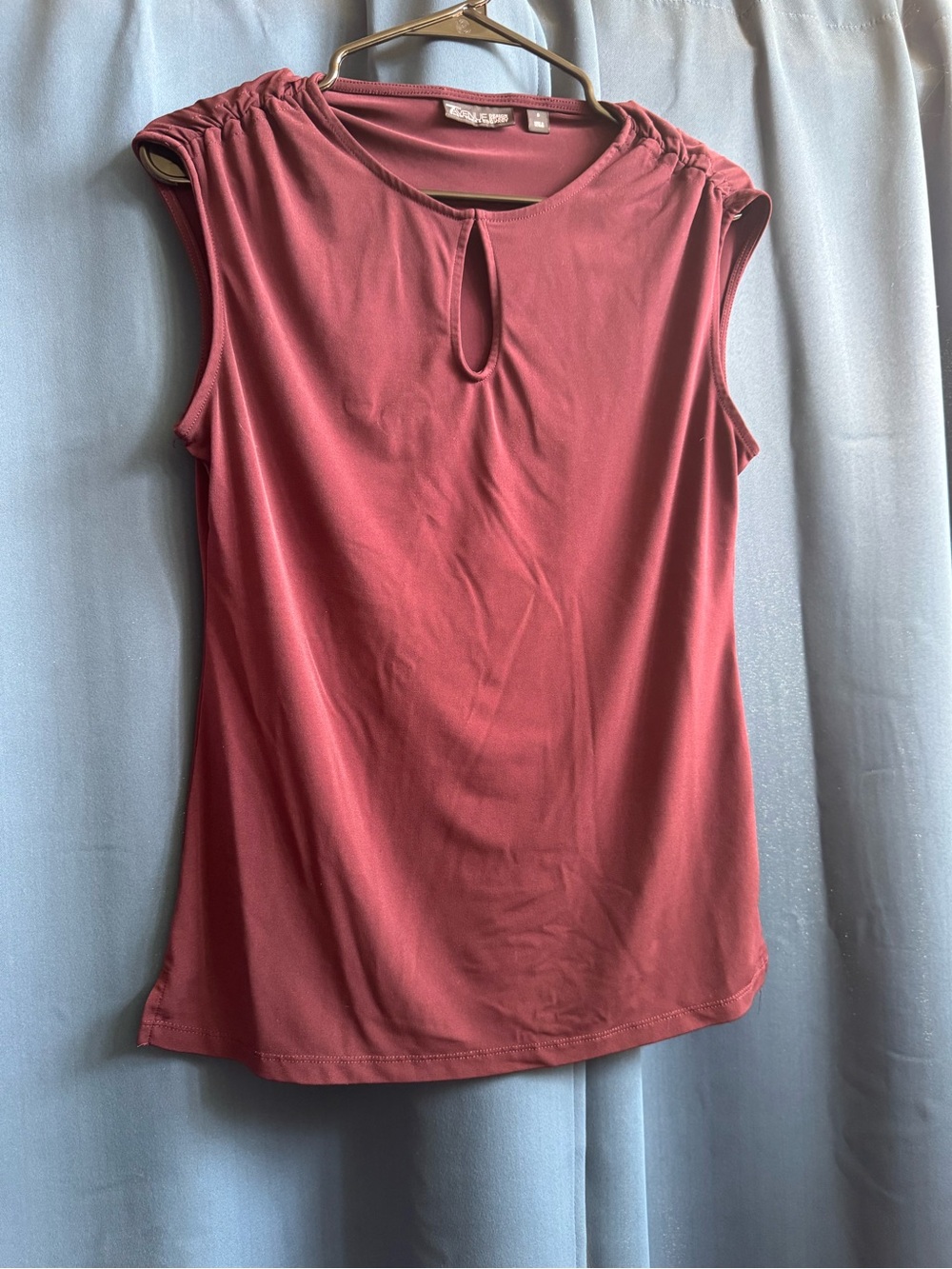 New York & Company Rose Sleeveless Keyhole Camisole